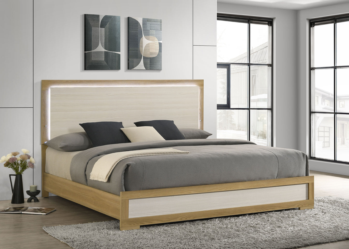 Hyland Eastern King & Queen Bed